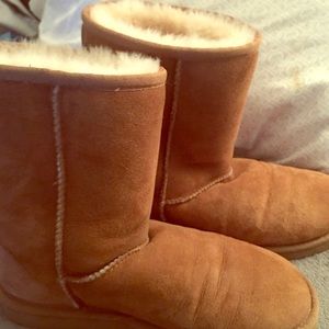 Size 8 women’s UGG classic brown boots